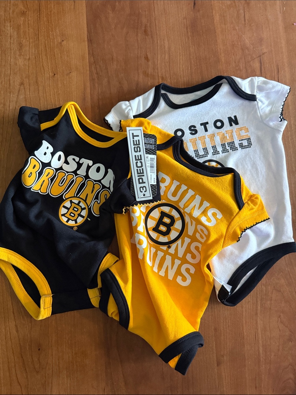 NHL Baby 3-Pack Bodysuits - Black, Yellow, White Boston Bruins size 3/6 months